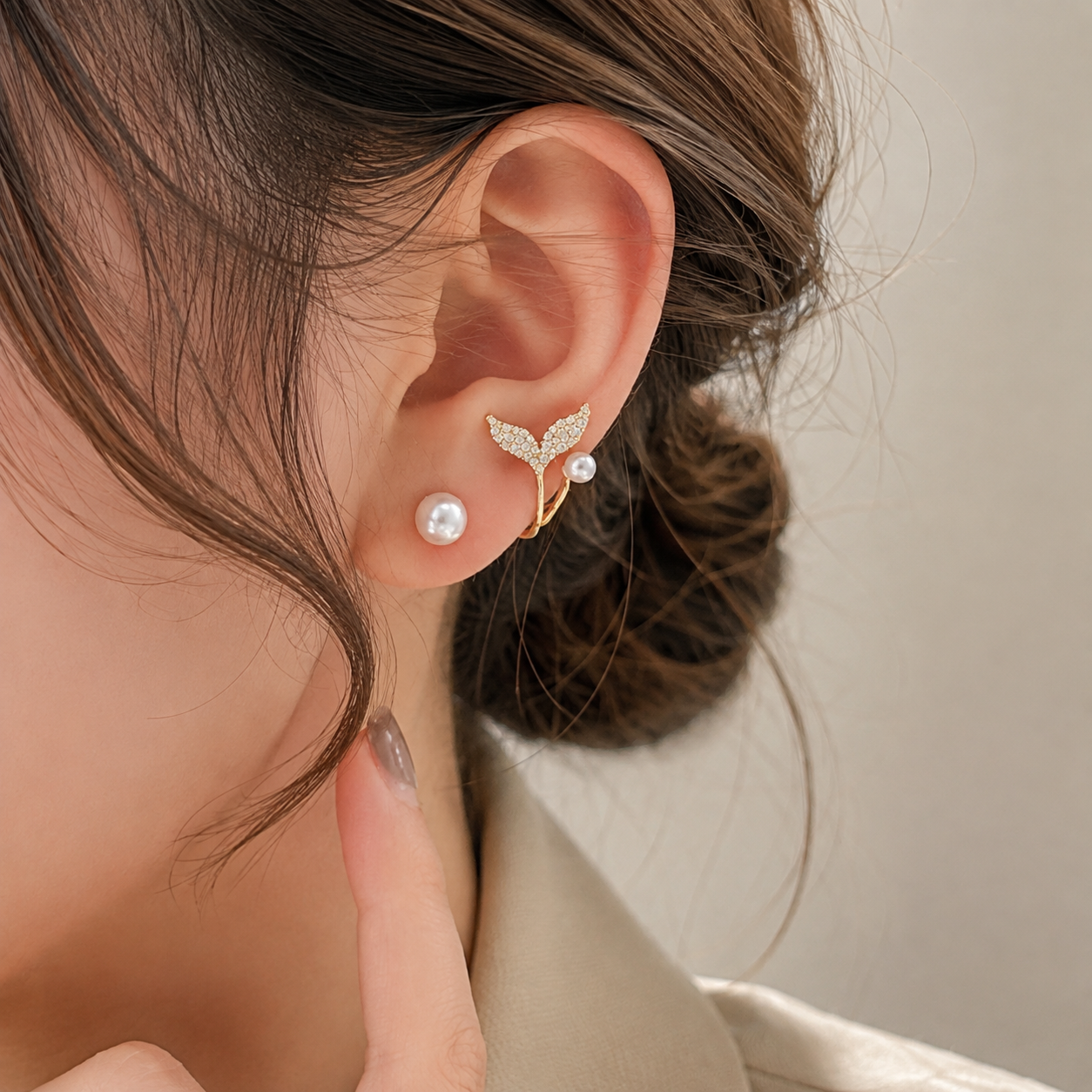 Aurora Pearl Leaf Earrings
